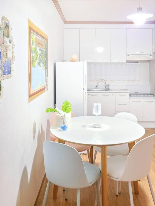 Solar In Villa Seoul